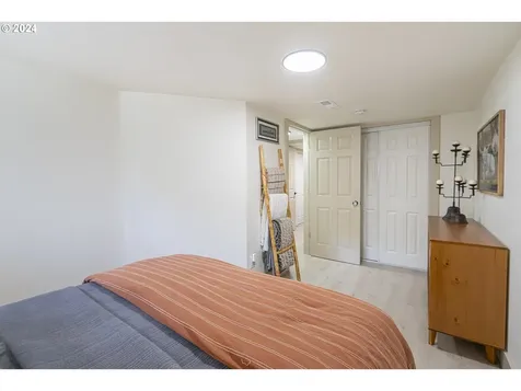 6105 N Delaware Avenue Portland OR 97217
