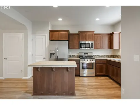 5718 Joynak Street S Salem OR 97306