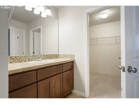 5718 Joynak Street S Salem OR 97306