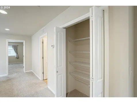5718 Joynak Street S Salem OR 97306