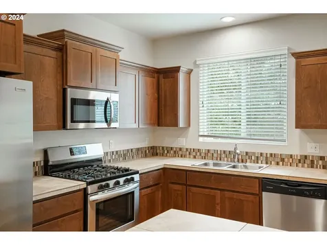 5718 Joynak Street S Salem OR 97306