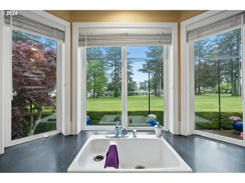 2716 Se Baypoint Drive Vancouver WA 98683