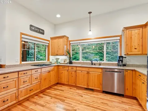 24952 E Bright Avenue Welches OR 97067