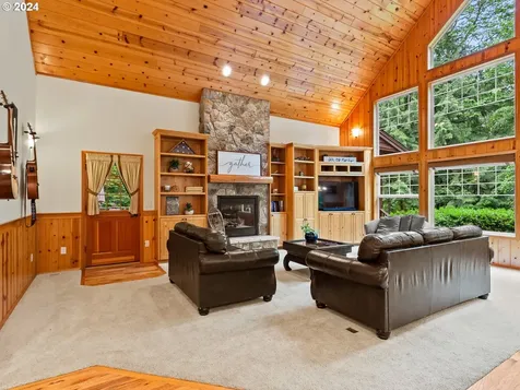 24952 E Bright Avenue Welches OR 97067