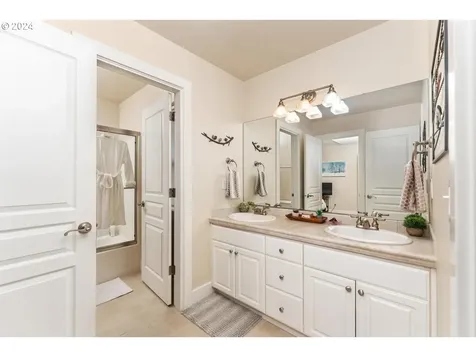 12870 SW Blue Heron Place Portland OR 97223