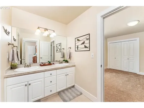 12870 SW Blue Heron Place Portland OR 97223