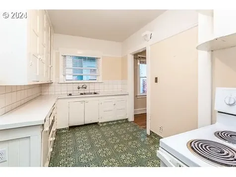 1725 SE 50th Avenue Portland OR 97215