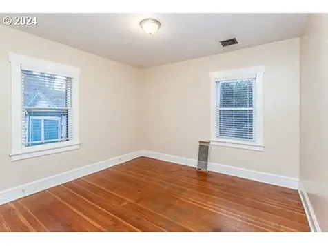 1725 SE 50th Avenue Portland OR 97215