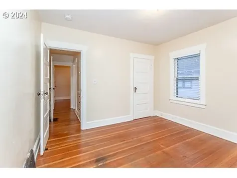 1725 SE 50th Avenue Portland OR 97215