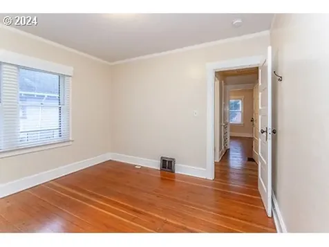 1725 SE 50th Avenue Portland OR 97215