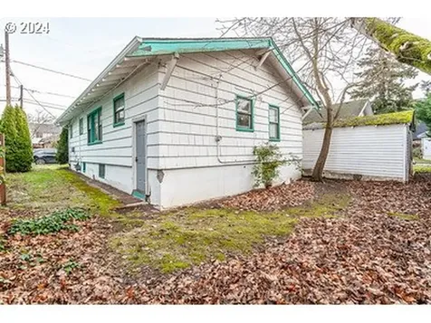 1725 SE 50th Avenue Portland OR 97215