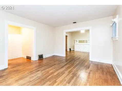 1725 SE 50th Avenue Portland OR 97215