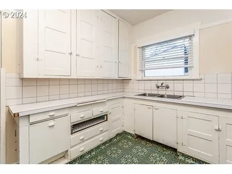 1725 SE 50th Avenue Portland OR 97215