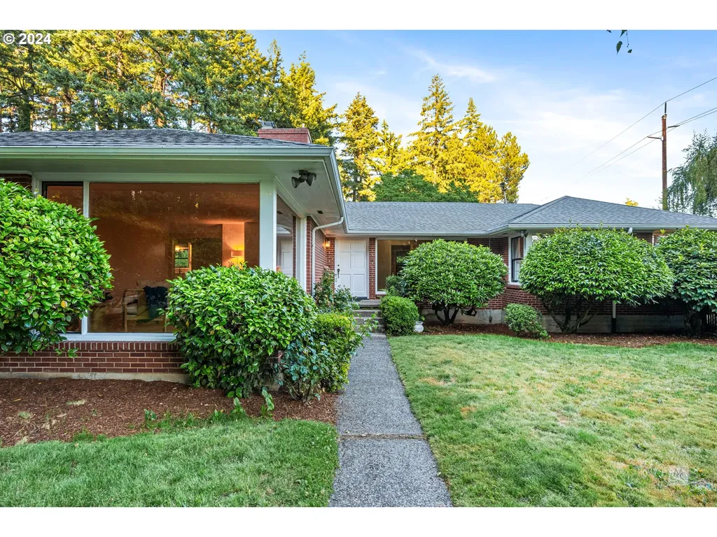 524 Ne 148th Avenue Portland OR 97230