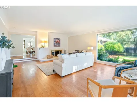 524 Ne 148th Avenue Portland OR 97230
