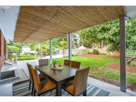 524 Ne 148th Avenue Portland OR 97230
