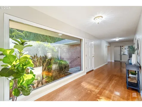 524 Ne 148th Avenue Portland OR 97230