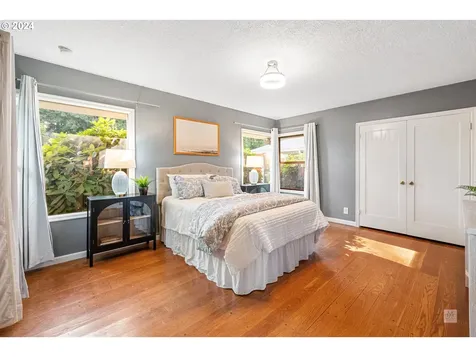 524 Ne 148th Avenue Portland OR 97230