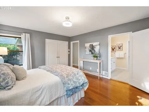 524 Ne 148th Avenue Portland OR 97230