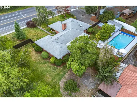 524 Ne 148th Avenue Portland OR 97230