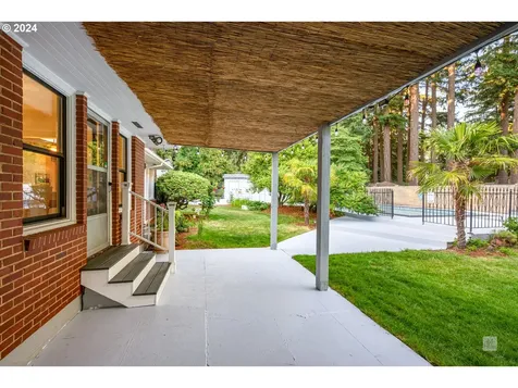 524 Ne 148th Avenue Portland OR 97230