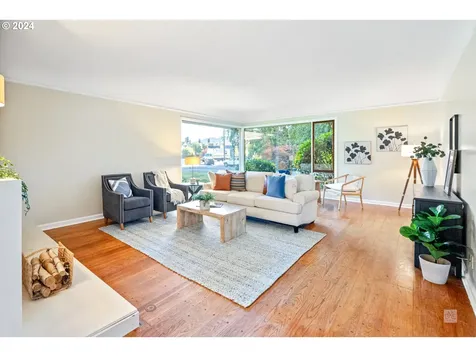 524 Ne 148th Avenue Portland OR 97230