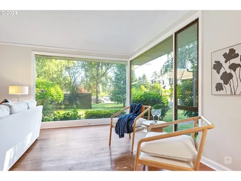 524 Ne 148th Avenue Portland OR 97230
