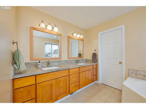 9335 SW Quinault Lane Tualatin OR 97062