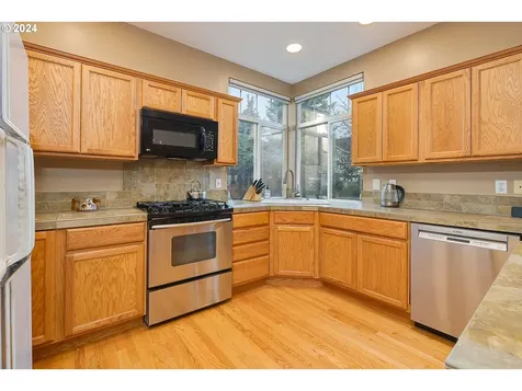 9335 SW Quinault Lane Tualatin OR 97062