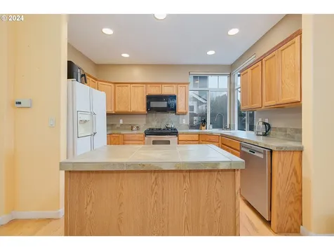 9335 SW Quinault Lane Tualatin OR 97062