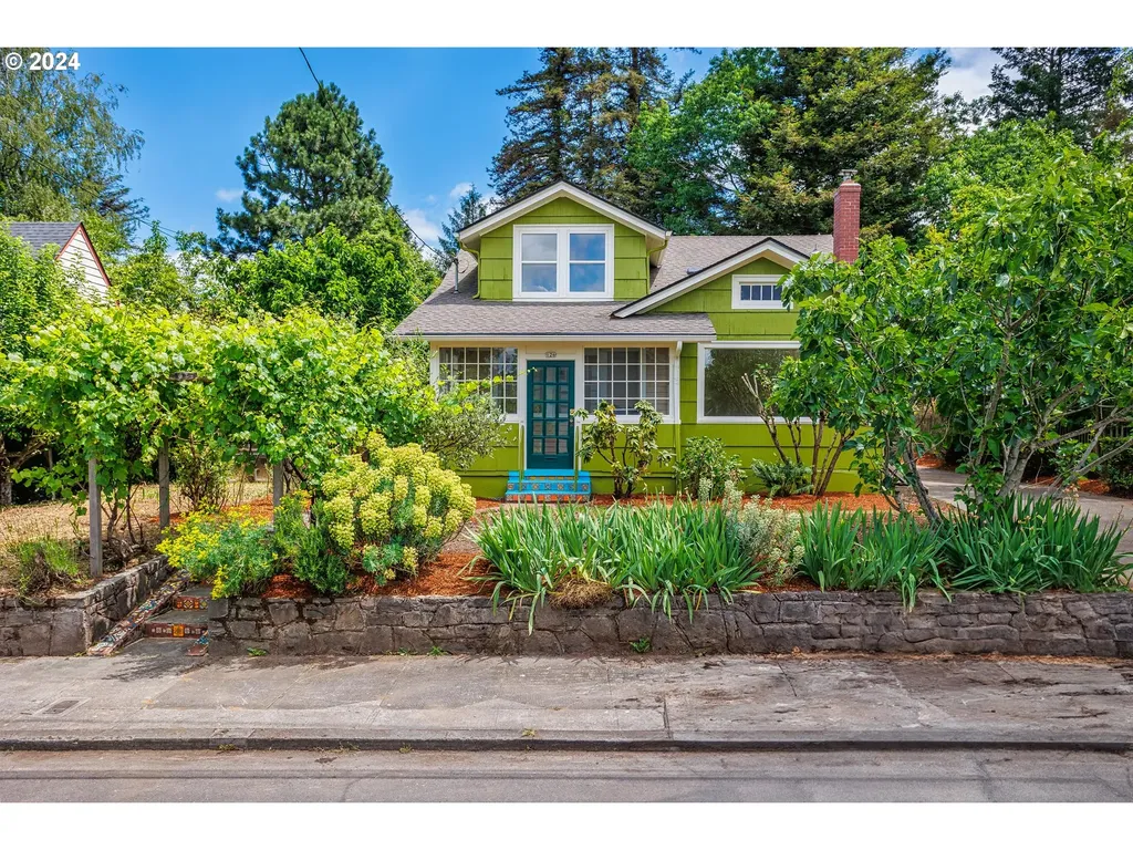 126 Se 52nd Avenue Portland OR 97215
