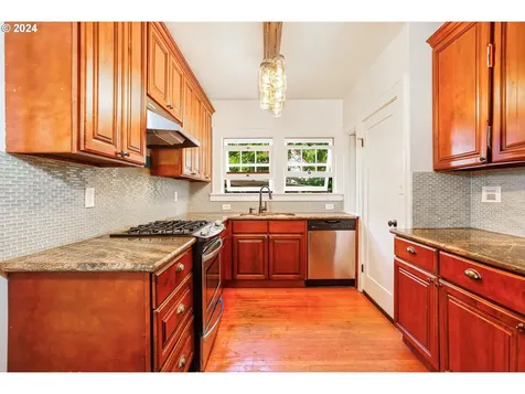 126 Se 52nd Avenue Portland OR 97215