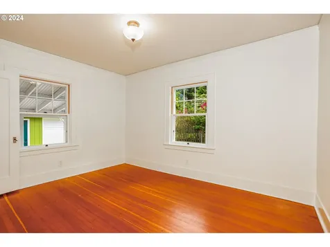 126 Se 52nd Avenue Portland OR 97215