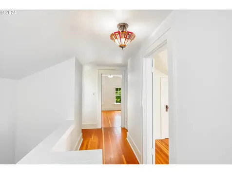 126 Se 52nd Avenue Portland OR 97215