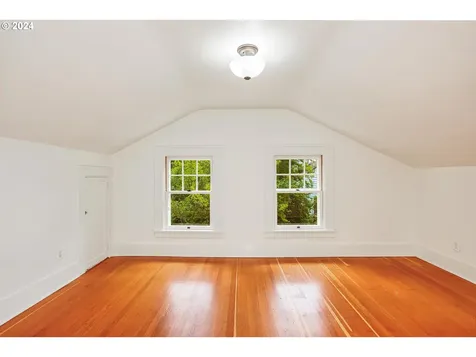 126 Se 52nd Avenue Portland OR 97215