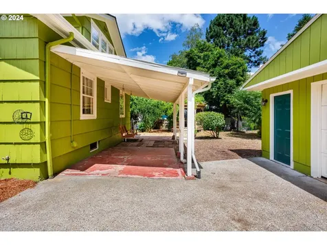 126 Se 52nd Avenue Portland OR 97215