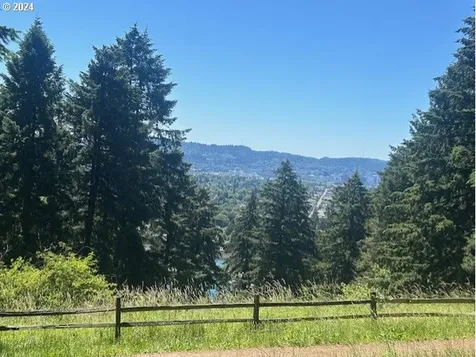 126 Se 52nd Avenue Portland OR 97215