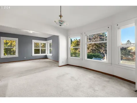 2425 Se Yamhill Street Portland OR 97214
