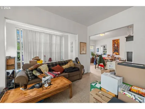 2425 Se Yamhill Street Portland OR 97214