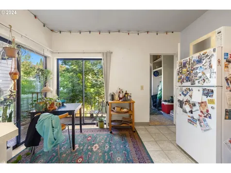 2425 Se Yamhill Street Portland OR 97214