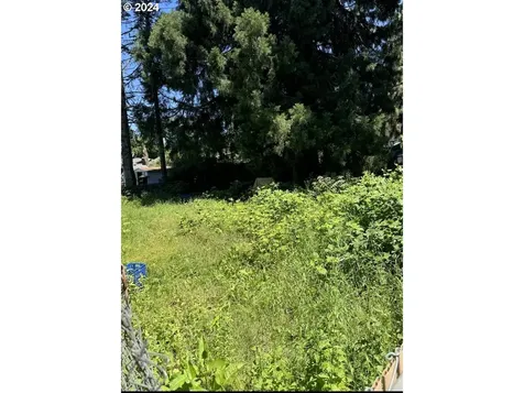 1542 Se 84th Avenue Portland OR 97216