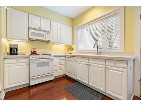 2136 Nw Cedar View Lane Portland OR 97229