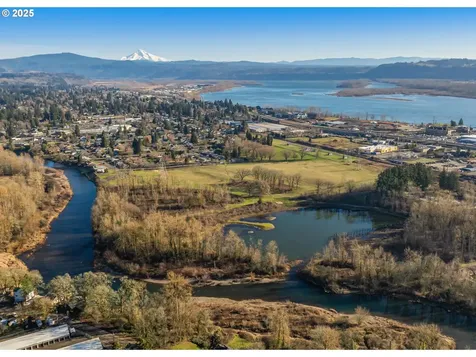 764 W Y Street Washougal WA 98671