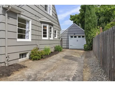 1535 N Emerson Street Portland OR 97217