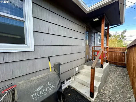 1200 E 11th Street The Dalles OR 97058