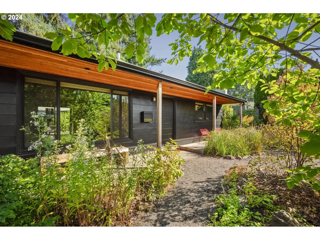 10901 Ne Eugene Street Portland OR 97220