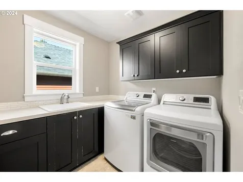 3949 SE Lambert Street Portland OR 97202