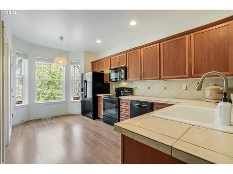 7898 Sw Pickleweed Lane Portland OR 97224
