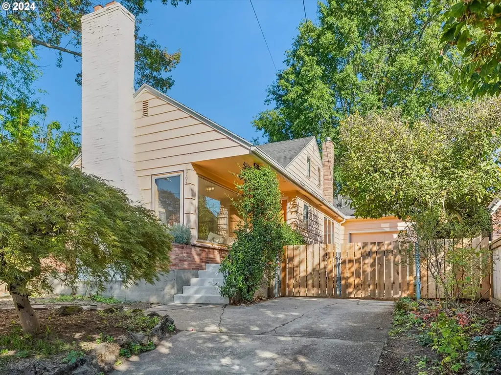 1964 SE 21st Avenue Portland OR 97214