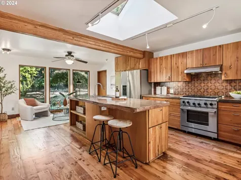 1964 SE 21st Avenue Portland OR 97214
